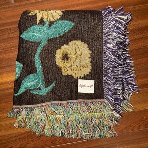 Taylor Swift surprise song knit blanket